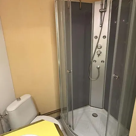 - 2 Pieces Avec Parking, A 150m De La - Fr-1-225-809 Apartment